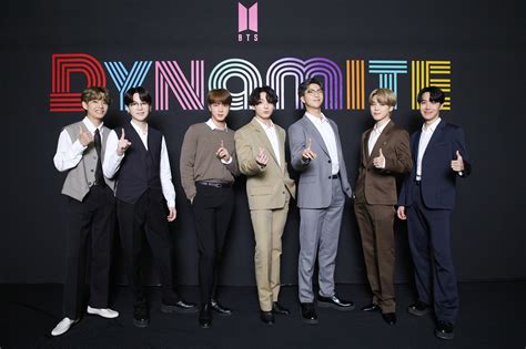 방탄소년단 .